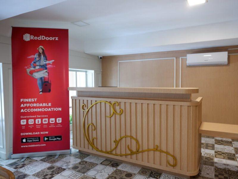 Reddoorz Plus @ Madukoro Raya Semarang Exterior photo
